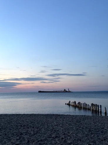 discover-bg-02-B44PNsVj